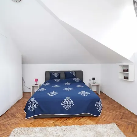 Gencic Apartment *
